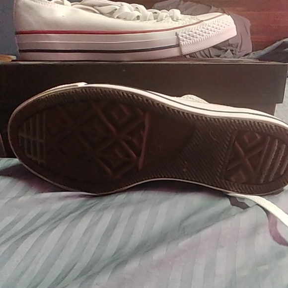 Converse - Picture 2 of 2